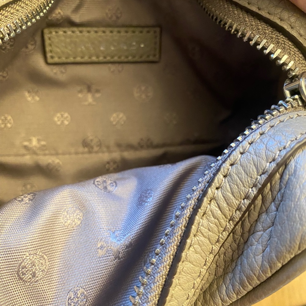 Tory Burch grey leather camera crossbody purse new - Picture 3 of 4